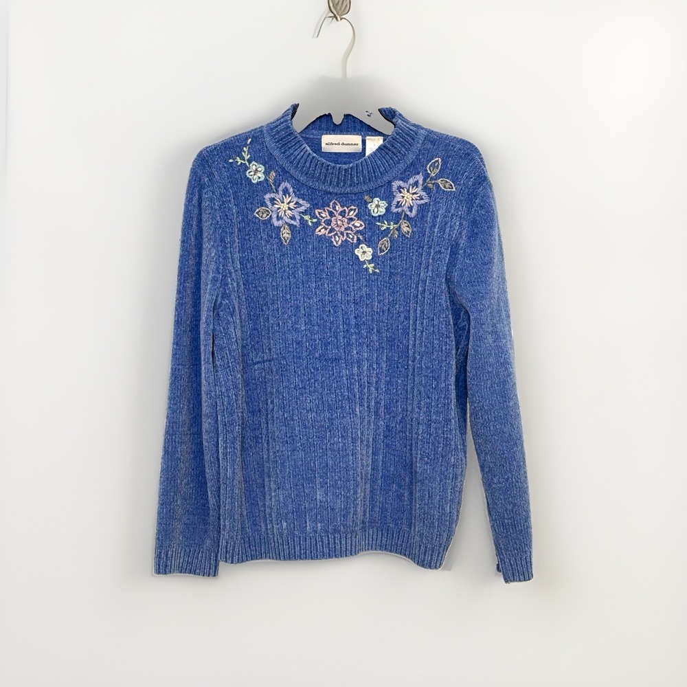 Alfred Dunner Women's Blue Floral Embroidered Crewneck Sweater L Acrylic